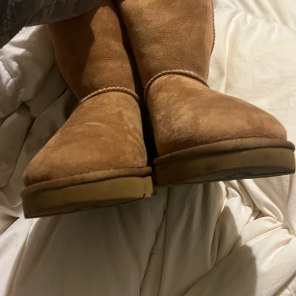 UGG Brown Classic tan Chestnut caramel Short warm comfy cabin Shearling Boots 9 - Picture 11 of 16